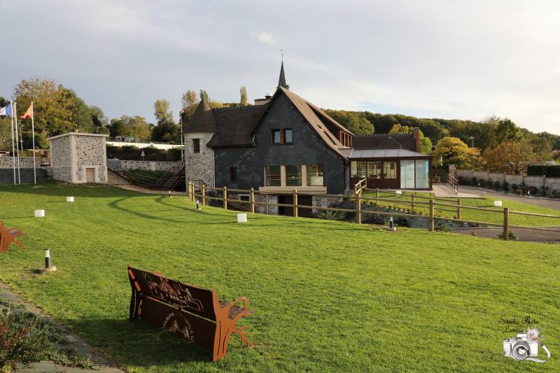 Où trouver un lieu qui organise des journées guinguettes avec musique et restauration, proche Le Havre ?